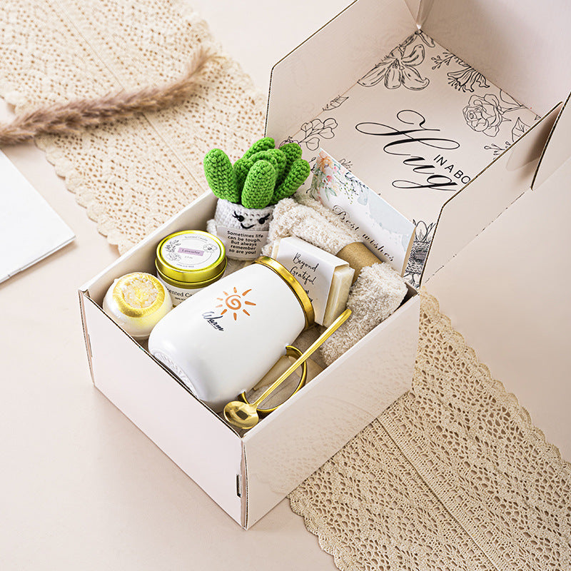 Hug-in-a-Box Gift Set | Spa & Aromatherapy Box